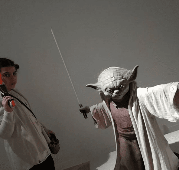 immagine della figlia di Marianna Panebarco con Yoda di Star wars