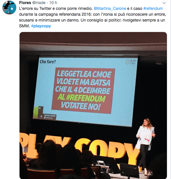 foto di Martina Carone che parla di errore e comunicazione politica sul palco di Playcopy
